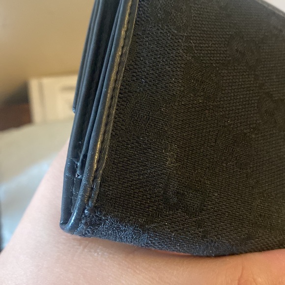 Black Gucci wallet! Gorgeous!! Excellent used condition. - Picture 12 of 12